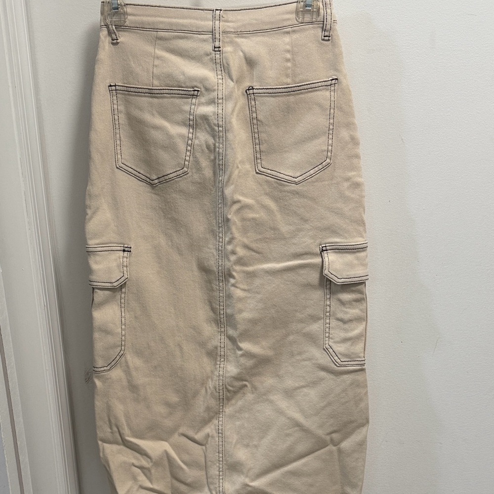 Elegant Cream Midi Cargo Skirt - Picture 6 of 13